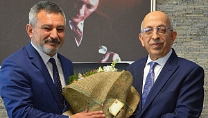 ÇOMÜ’de Rektörlük devir teslim töreni