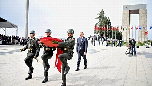 Şehitler Abidesi’nde tören