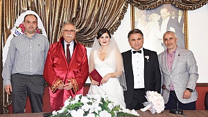 Yeni dönemin ilk nikahını kıydı