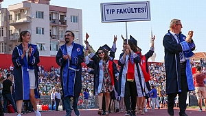 ÇOMÜ'de mezuniyet coşkusu