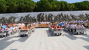 İlk ders Şehitler Abidesi’nde