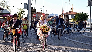 Otomobilsiz kentler için pedal çevirdiler