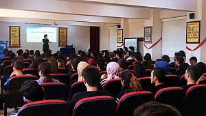 Öğrencilere meslek seçiminin önemi anlatıldı