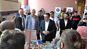 "Öğrencilerin her zaman yanındayız"