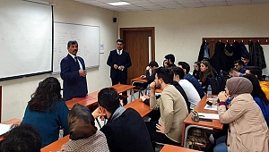Yurdaer, ÇOMÜ'de halkla ilişkileri anlattı
