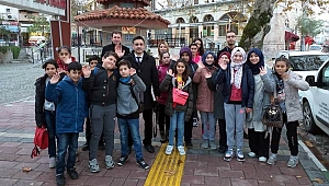 Bayramiç'te öğrencilerin sinema keyfi