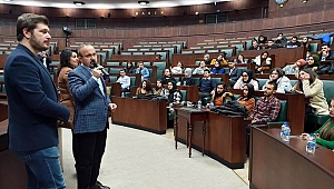 Turan, TBMM'de öğrencilerle buluştu