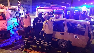 Adalet Sarayı kavşağında trafik kazası; 2 yaralı