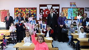 Öğrencilerin karne sevinci
