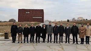 Yılmaz, Troya Müzesi'ni gezdi