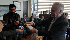 Gökhan; “Belediyenin girişine dezenfektanlar yerleştireceğiz”