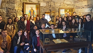 Üniversitelilerden Gelibolu’ya çıkarma