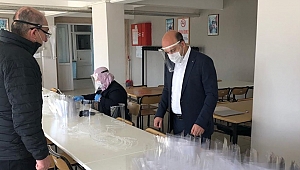 Biga'da 8 bin adet yüz korumalı siperlik üretildi