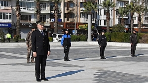 Çanakkale'de sosyal mesafeli çelenk töreni