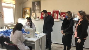 Sağlık çalışanları için maske üretiyorlar