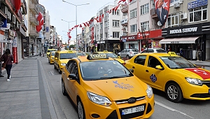 Taksicilerden 23 Nisan konvoyu