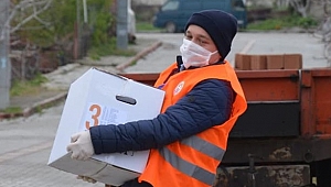 Yardım kolileri ailelere ulaştırılıyor