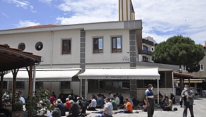 Camilerde yeniden 5 vakit namaz cemaatle kılınacak