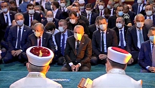 Ayasofya'da ilk namaz kılındı