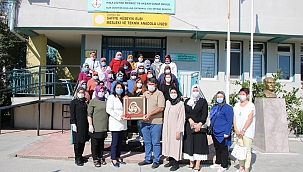 İskenderoğlu; "Ülkemizde herkes maske siperlik üretimlerine destek verdi"