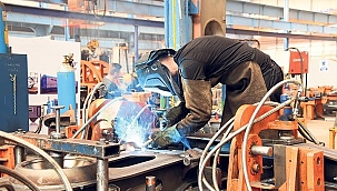 Sanayi üretimi yıllık %4,4 arttı