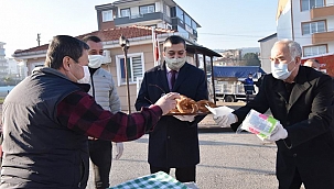 Başkan Öz’den çay simit ikramı
