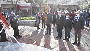 İsmet İnönü, Anıtı Önünde Anıldı