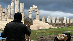 Karavanlı ressam Türkiye'yi resmediyor