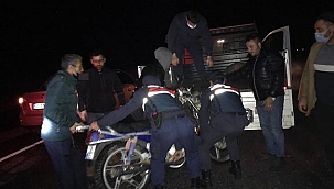 Çalıntı motoru muhtar ve köyün gençleri buldu