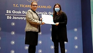 Çanakkale’de vazife esnasında şehit düşen Ahmet Serken Yarımoğlu’nun ailesine ödül