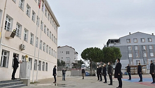 Dalgalan sen de şafaklar gibi ey şanlı hilâl!
