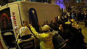 Ticari taksi ile ambulans çarpıştı: 5 yaralı