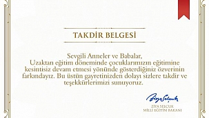 Veliler de karnesini aldı