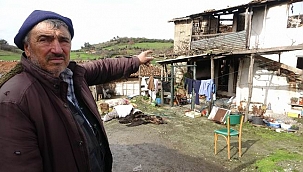 Düşen yıldırım evi küle döndürdü