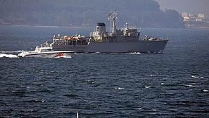 Yunan mayın tarama gemisi Çanakkale Boğazı'ndan geçti