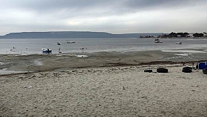 Dardanos kıyılarında sular 30 metre çekildi