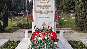 Milli şair Mehmet Akif Ersoy kabri başında anıldı