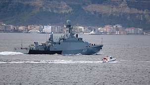 Rus savaş gemisi Çanakkale Boğazı'ndan geçti