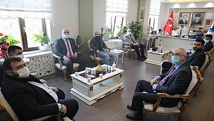 Vali Aktaş, Eğitim Bir-Sen 2 No’lu Çanakkale Şube Yönetimini kabul etti