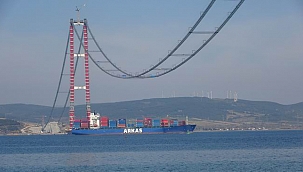 Köprünün ana kablolarının montajı tüm hızıyla devam ediyor