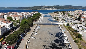 Sarıçay deniz salyasına teslim oldu