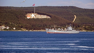 Rus savaş gemileri peş peşe Çanakkale Boğazı’ndan geçti