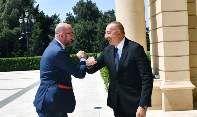 AB Konseyi Başkanı Michel, Azerbaycan Cumhurbaşkanı Aliyev ile bir araya geldi