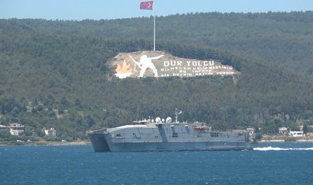 ABD Donanması'na ait 'USNS Yuma', Çanakkale Boğazı'ndan geçti
