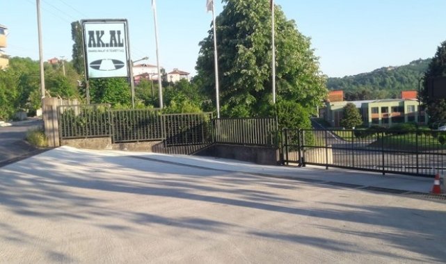 Alaplı'da fabrikanın çatısından düşen işçi yaralandı