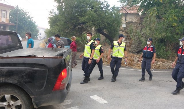 Alevlerin sardığı mahalleye jandarmadan anons: "Lütfen mahalleyi terk edin"