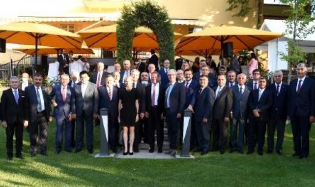 Alman Büyükelçi Schultz, TOBB Başkanı Hisarcıklıoğlu'na Devlet Nişanı takdim etti