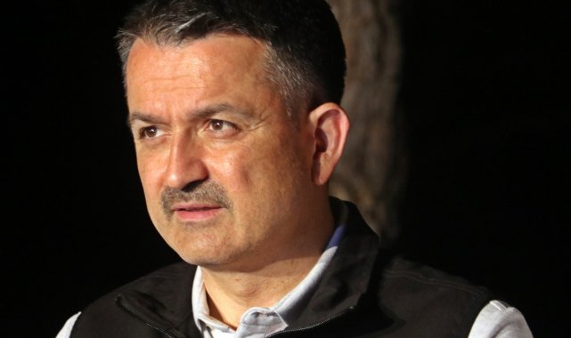 Bakan Pakdemirli: "Akşam saatlerinde 600 hektar kadar zarar tespit ettik ancak 3-4 misline çıkacağını görüyoruz"