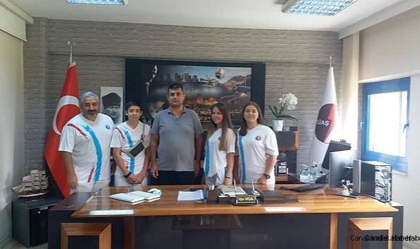Başarılı sporcular Akçal'ı ziyaret etti
