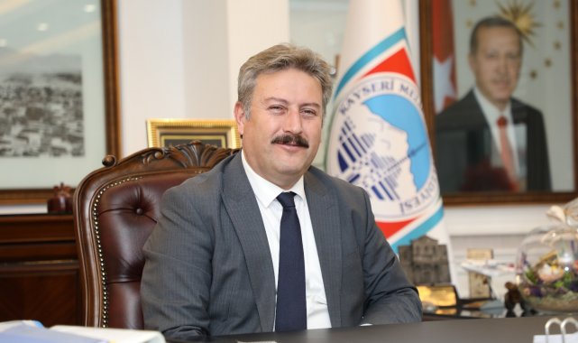 Bayram öncesi işçilerin bayram ikramiyeleri ödendi